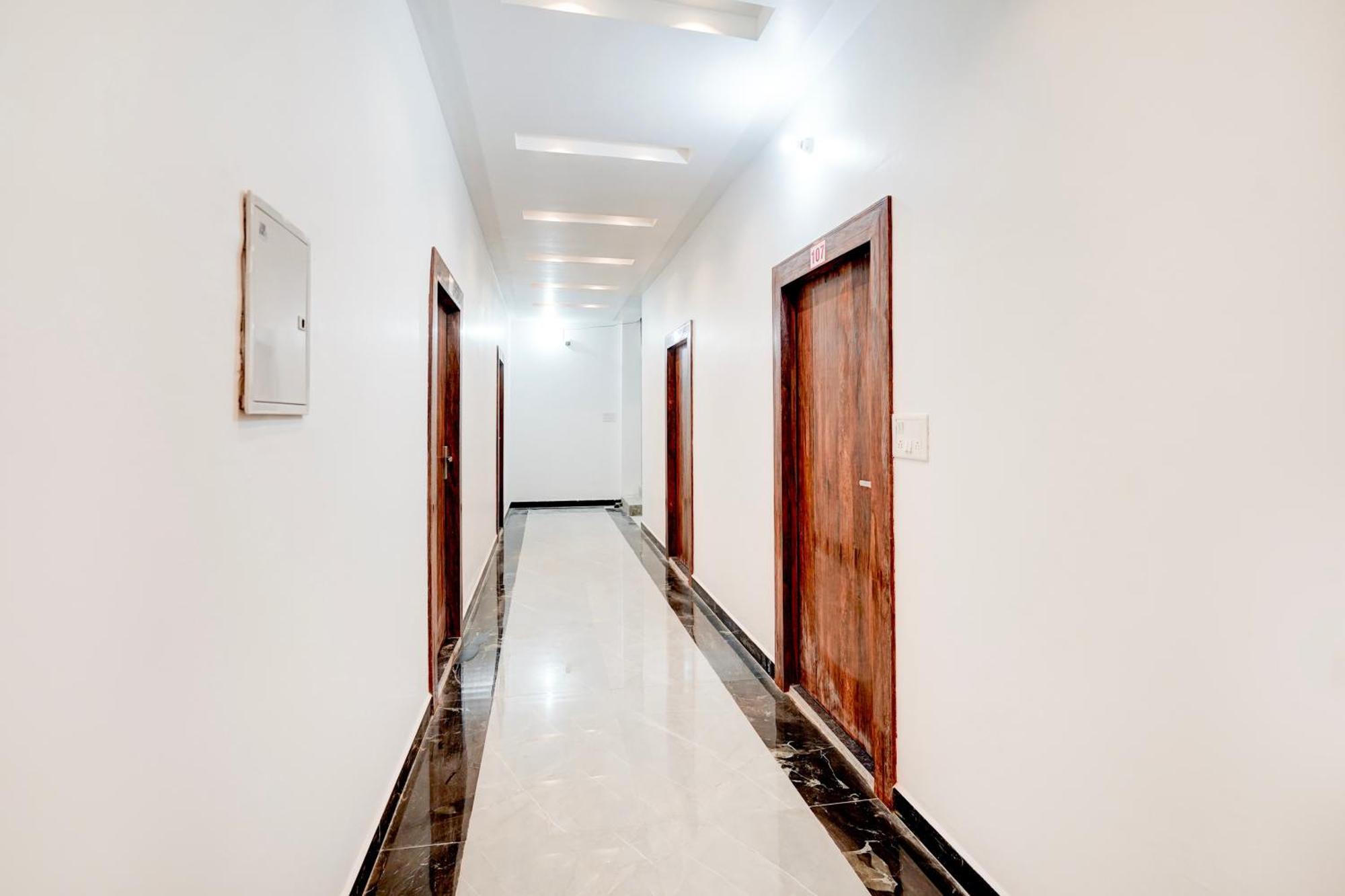 Hotel O Samrat Inn Prayagraj Exterior foto