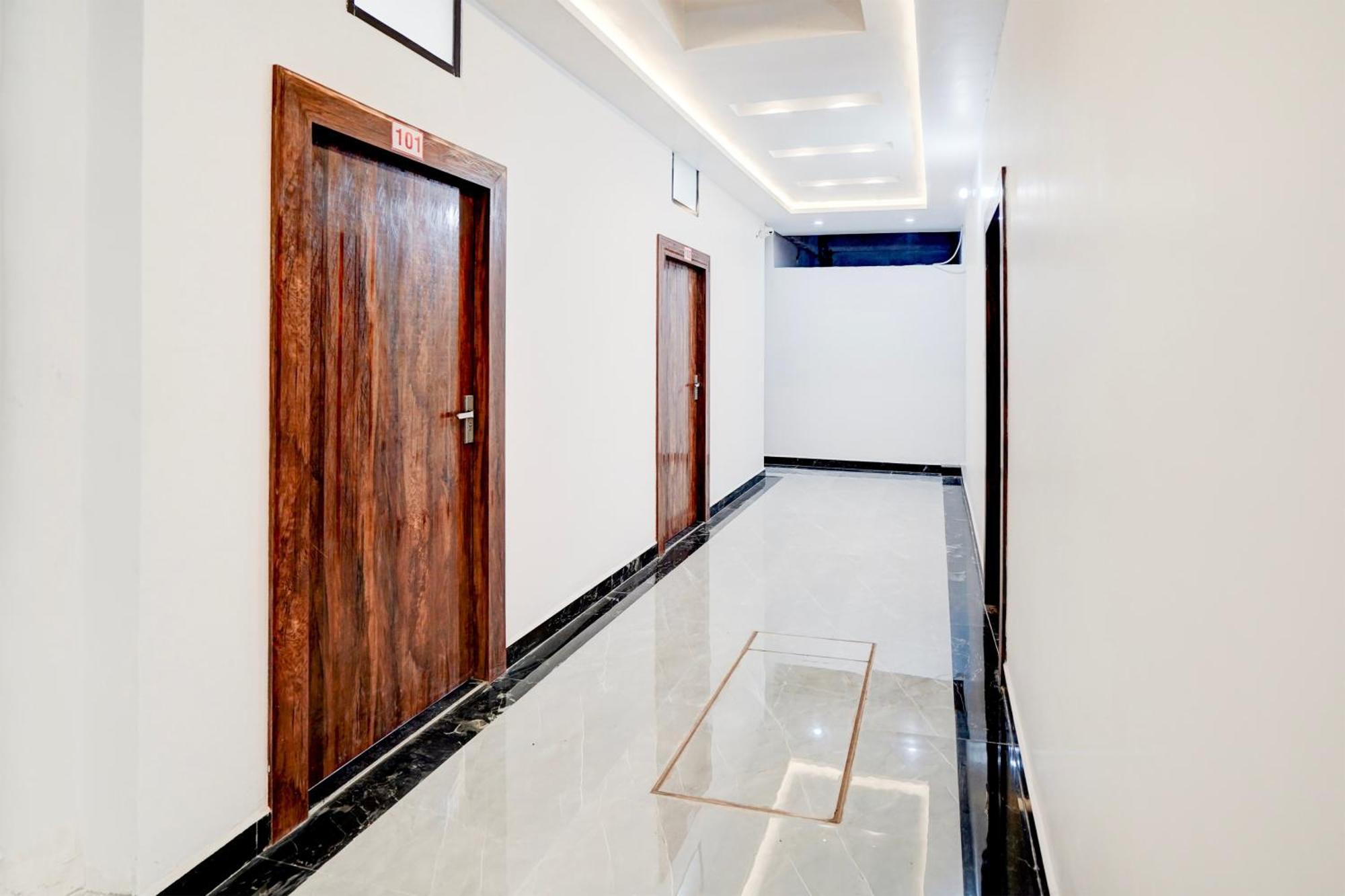 Hotel O Samrat Inn Prayagraj Exterior foto