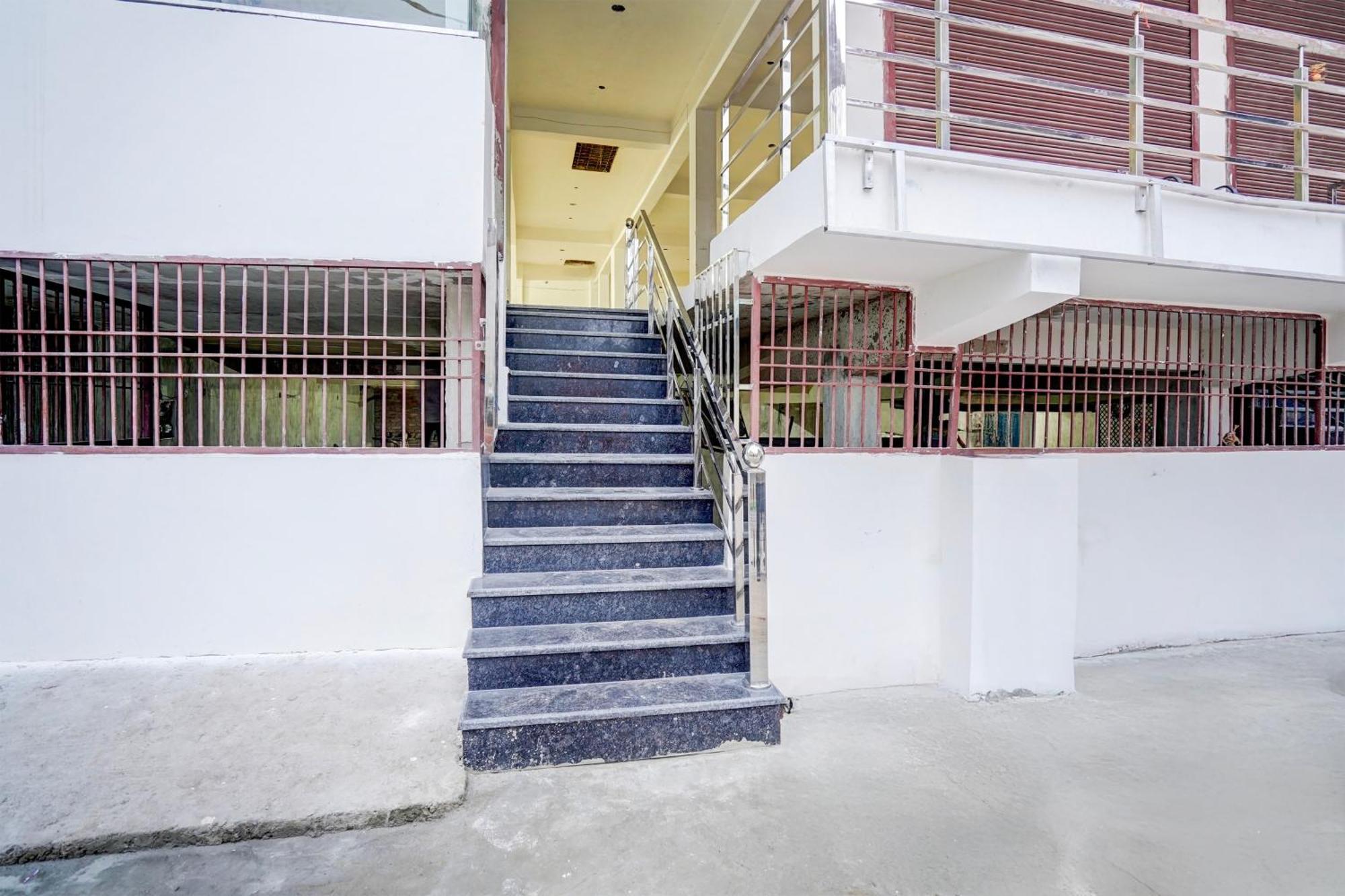 Hotel O Samrat Inn Prayagraj Exterior foto